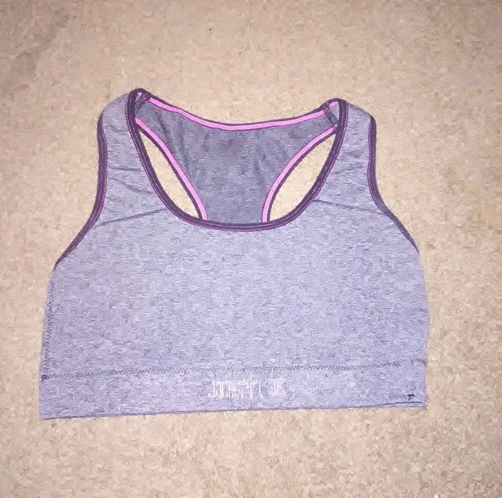 sports bra